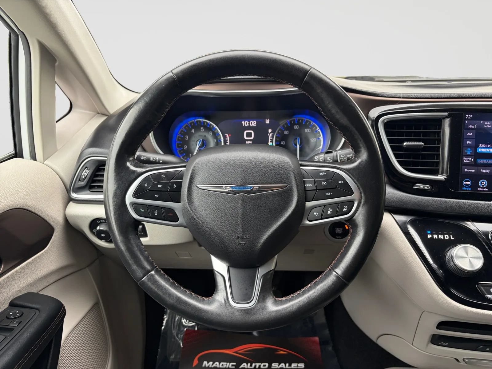 Used 2019 Chrysler Pacifica Touring-L Plus w/ Advanced Safetytec Group FWD image 30
