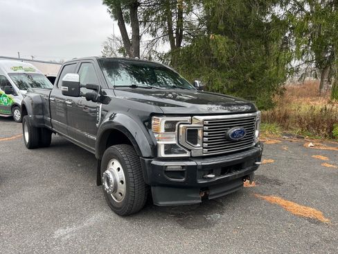 Used 2021 Ford F450 Platinum w/ FX4 Off-Road Package image 3