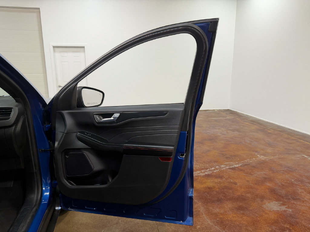 Used 2023 Ford Escape ST-Line AWD/4WD image 61