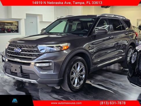 Used 2020 Ford Explorer XLT w/ Equipment Group 202A AWD/4WD image 4