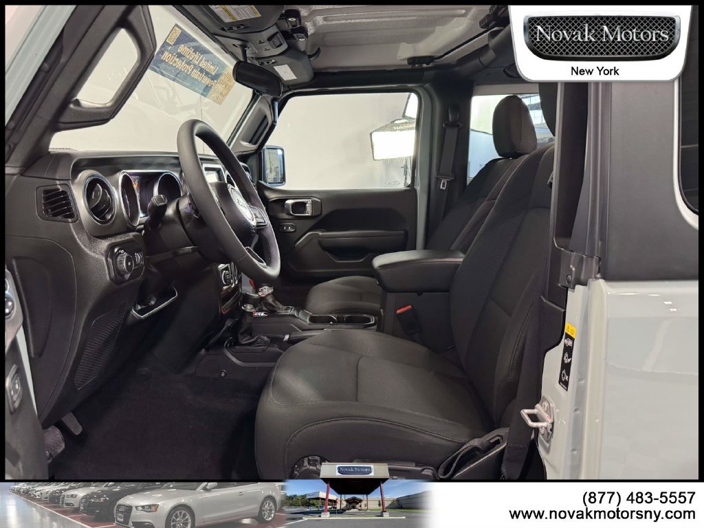 Used 2023 Jeep Wrangler Sport AWD/4WD image 16