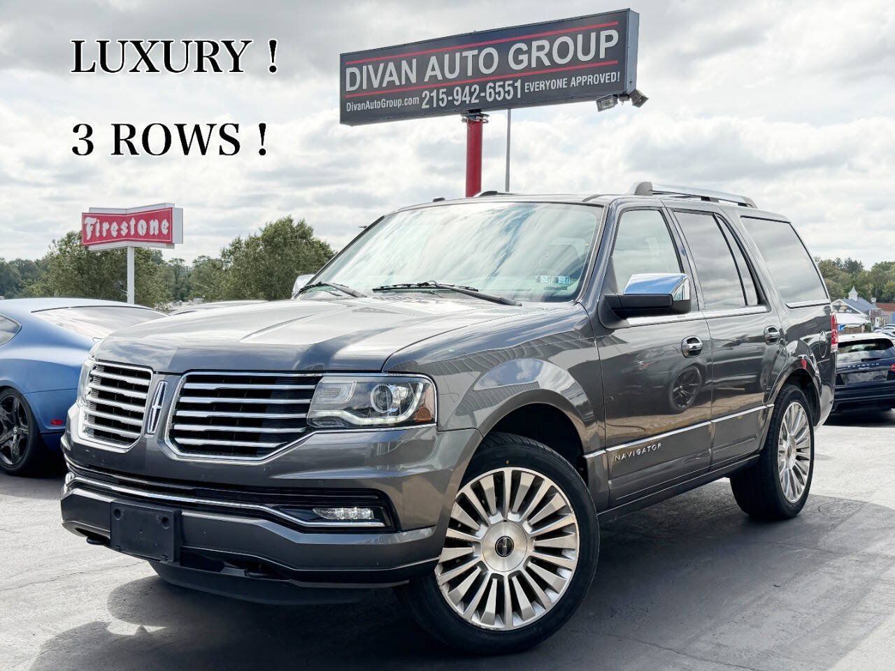 Used 2016 Lincoln Navigator Select RWD image 1