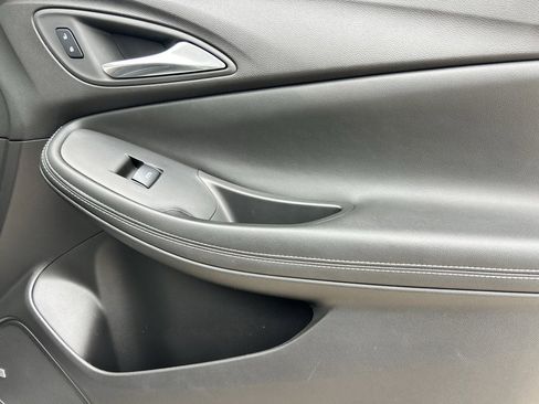 Used 2025 Buick Encore GX Avenir w/ Avenir Technology Package image 30