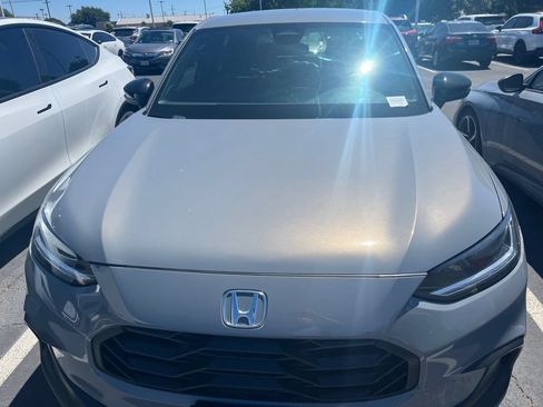 Used 2024 Honda HR-V Sport image 2