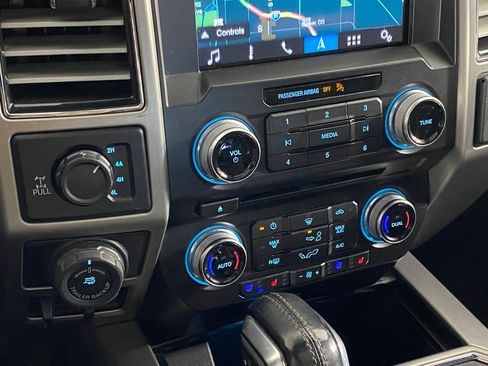 Used 2018 Ford F150 Platinum w/ Equipment Group 701A Luxury image 26