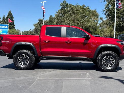 Used 2026 Chevrolet Colorado ZR2 w/ Technology Package AWD/4WD image 2
