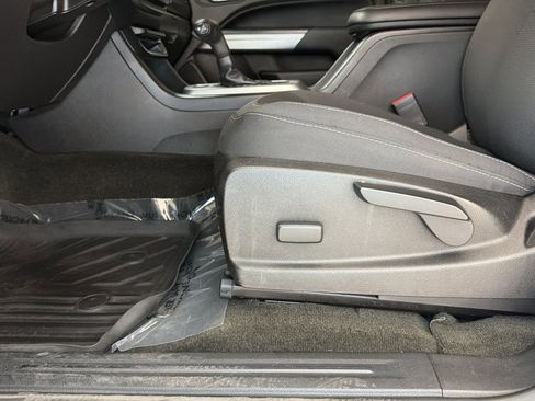 Used 2015 Chevrolet Colorado LT w/ LT Convenience Package image 20