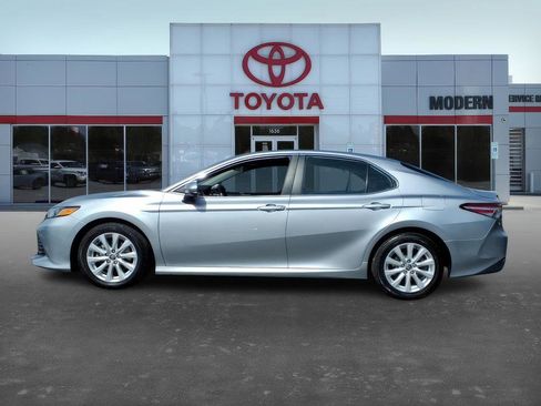 Certified 2020 Toyota Camry LE image 3