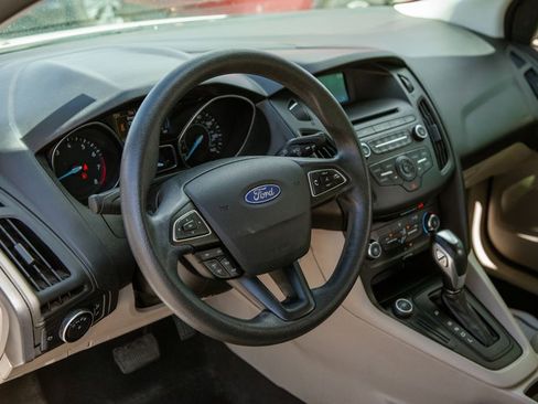 Used 2015 Ford Focus SE FWD image 10