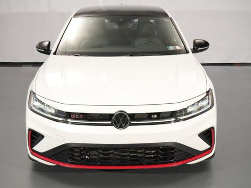 Used 2025 Volkswagen Jetta GLI Autobahn FWD image 4
