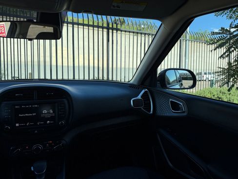 Used 2025 Kia Soul LX w/ LX Technology Package image 33