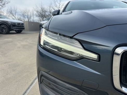 Used 2019 Volvo S60 T6 Momentum w/ Multimedia Package image 11