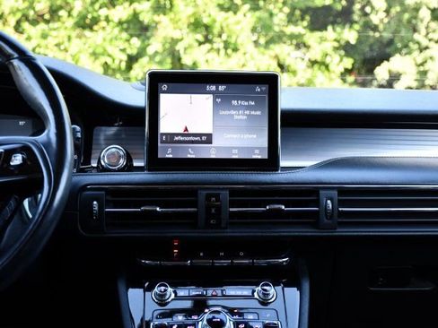Used 2020 Lincoln Corsair FWD w/ Premium Package image 25