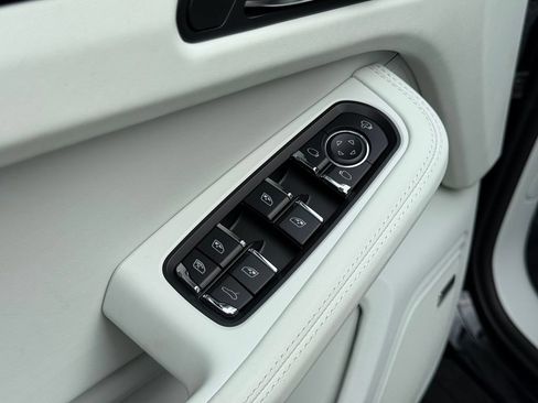 Used 2026 Porsche Macan S AWD/4WD image 7