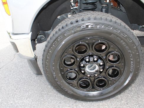 Used 2024 Ford F250 XLT image 10