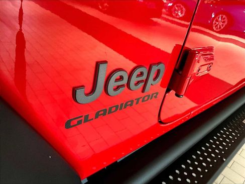 Used 2021 Jeep Gladiator Rubicon AWD/4WD image 39