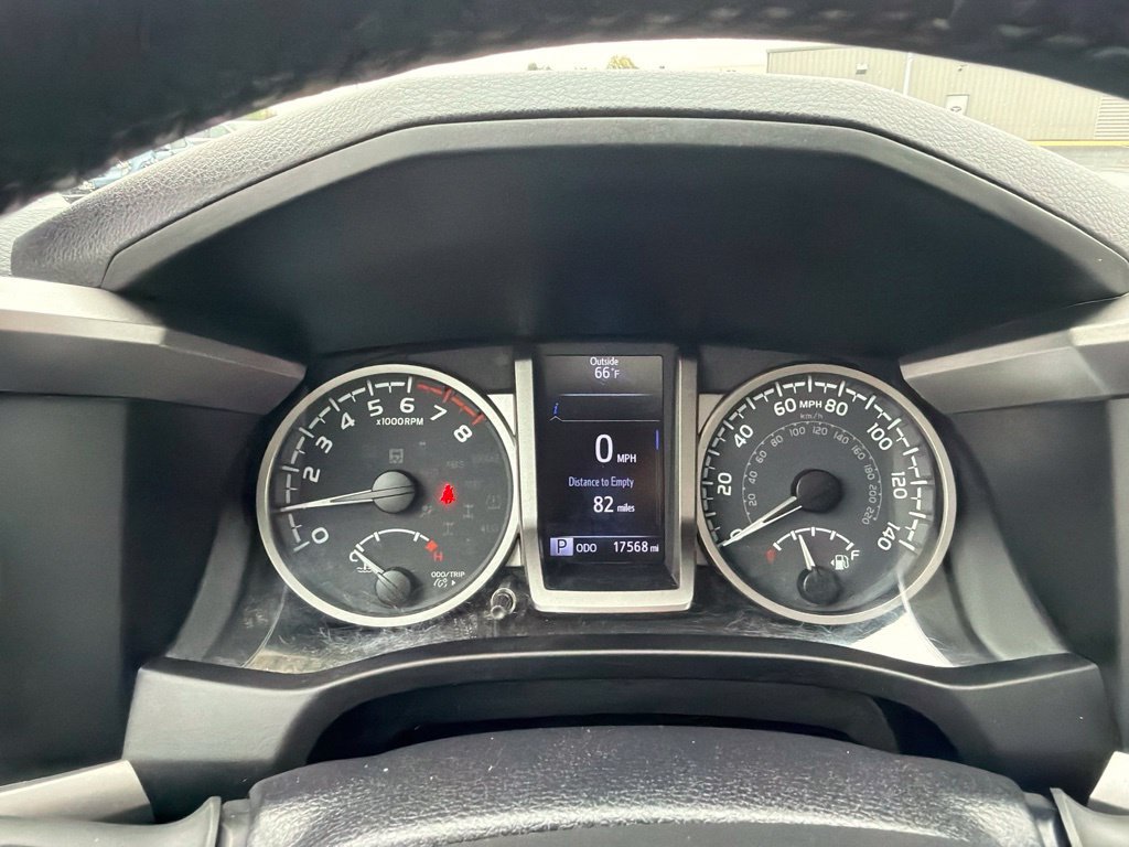Used 2021 Toyota Tacoma Limited AWD/4WD image 18