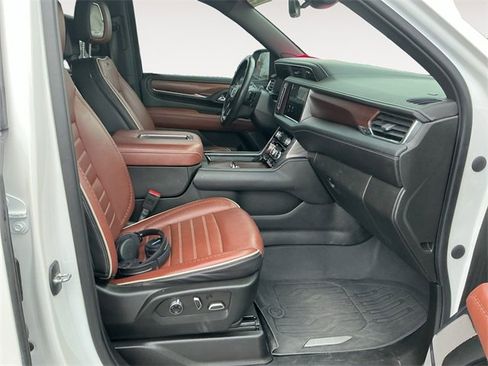 Used 2023 GMC Yukon Denali Ultimate image 11