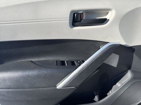 Certified 2023 Toyota Corolla Cross LE image 19