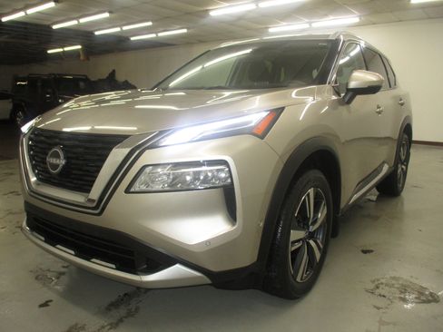 Used 2023 Nissan Rogue Platinum w/ Platinum Premium Package AWD/4WD image 3
