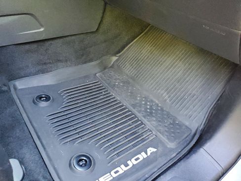 Used 2024 Toyota Sequoia Platinum RWD image 28