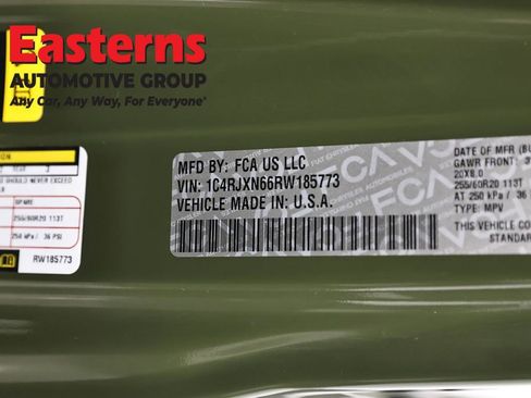 Used 2024 Jeep Wrangler Unlimited AWD/4WD image 34