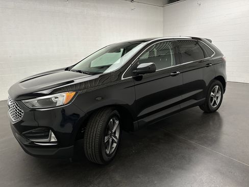 Used 2024 Ford Edge SEL w/ Convenience Package AWD/4WD image 4