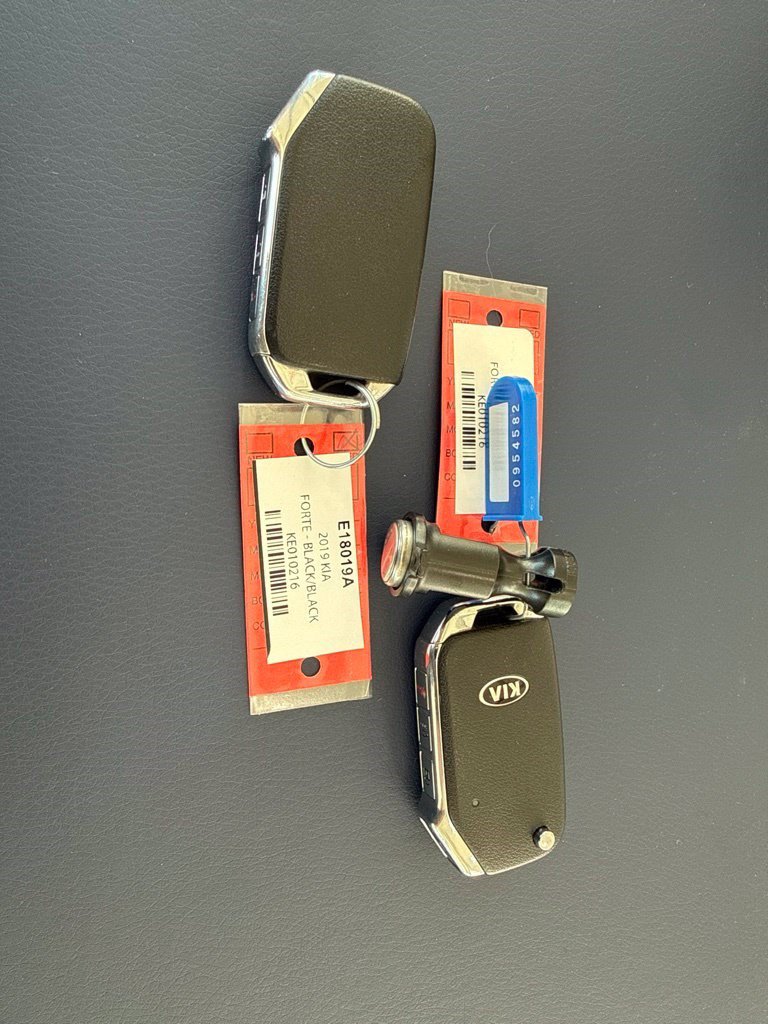 Used 2019 Kia Forte LXS FWD image 4