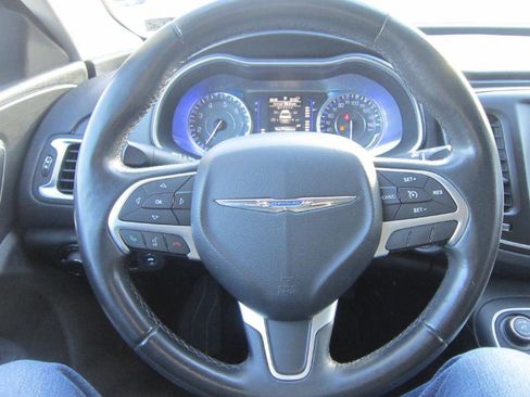Used 2015 Chrysler 200 Limited w/ Convenience Group image 6
