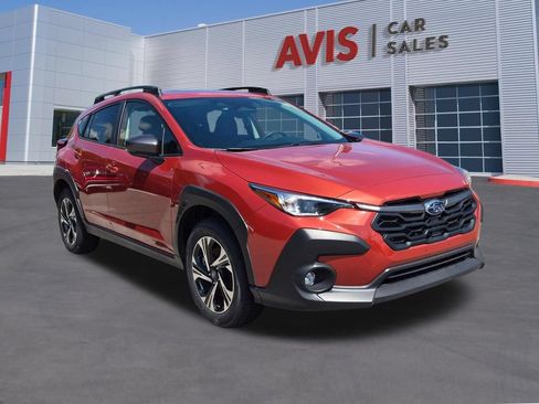Used 2025 Subaru Crosstrek 2.5i Premium AWD/4WD image 3