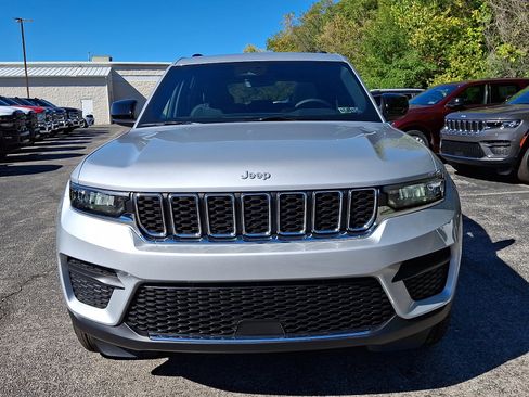 New 2025 Jeep Grand Cherokee Laredo X image 3