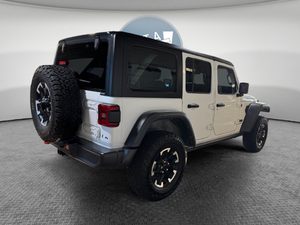 Used 2024 Jeep Wrangler Unlimited Rubicon w/ Technology Group AWD/4WD image 3
