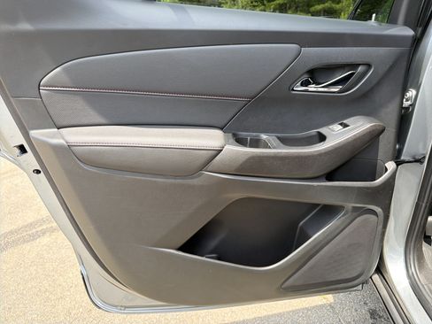 Used 2023 Chevrolet Traverse RS w/ LPO, Floor Liner Package FWD image 23