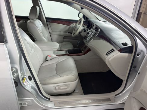 Used 2011 Toyota Avalon FWD image 24
