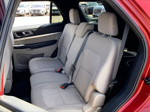Used 2019 Ford Explorer XLT w/ Equipment Group 201A FWD image 21