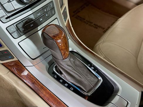 Used 2010 Cadillac CTS Luxury image 16