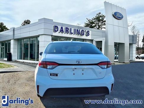 Used 2024 Toyota Corolla LE image 4