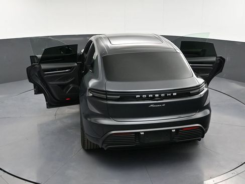 New 2026 Porsche Macan 4 Electric AWD/4WD image 35
