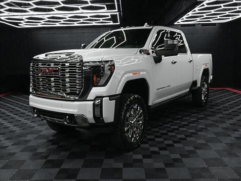 New 2026 GMC Sierra 2500 Denali w/ Denali Reserve Package AWD/4WD image 13