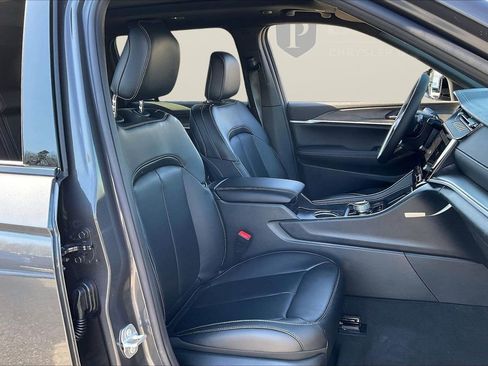 New 2026 Jeep Grand Cherokee Limited w/ Luxury Tech Group II AWD/4WD image 24