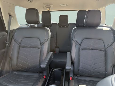 Used 2023 Nissan Pathfinder Platinum AWD/4WD image 28