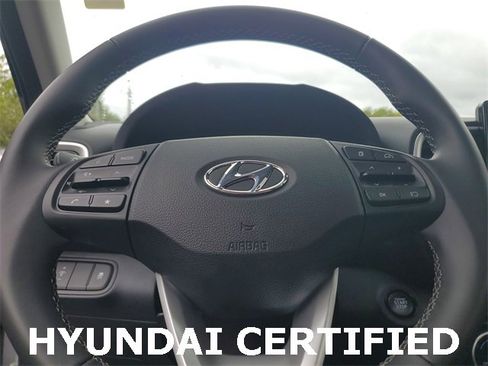 Certified 2025 Hyundai Venue SEL image 20