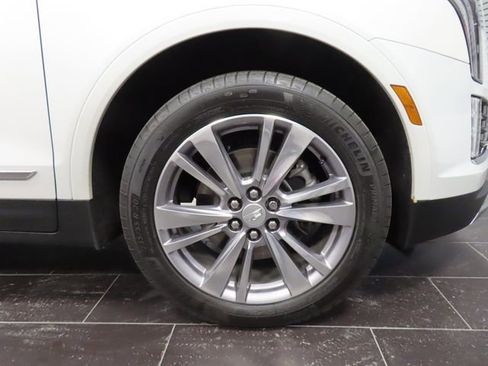 Certified 2024 Cadillac XT5 Premium Luxury FWD image 17