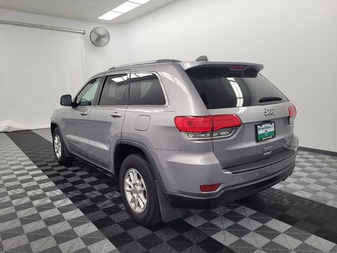 Used 2018 Jeep Grand Cherokee Laredo RWD image 5