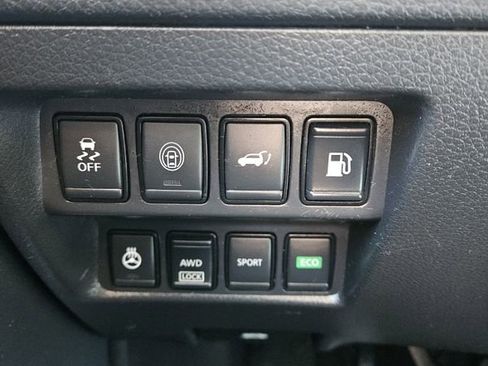 Used 2018 Nissan Rogue SL w/ Premium Package image 27