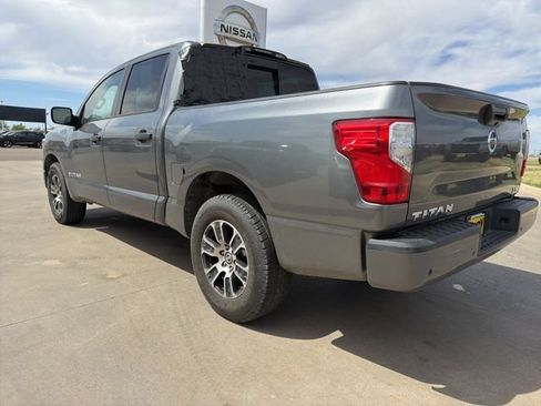 Used 2022 Nissan Titan SV RWD image 5