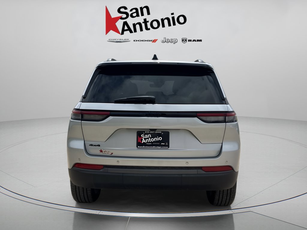 New 2026 Jeep Grand Cherokee Limited w/ Limited Altitude Package AWD/4WD image 13