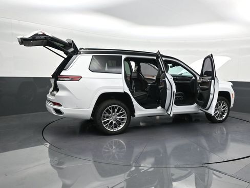 Used 2025 Jeep Grand Cherokee L Summit AWD/4WD image 32