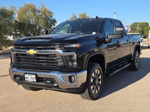 Used 2025 Chevrolet Silverado 2500 LT AWD/4WD image 1