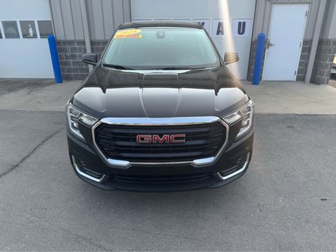 Used 2024 GMC Terrain SLE image 8